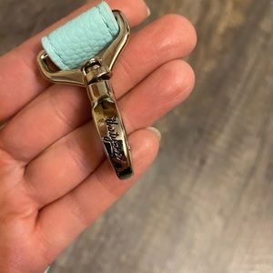 Thirty one adjustable strap